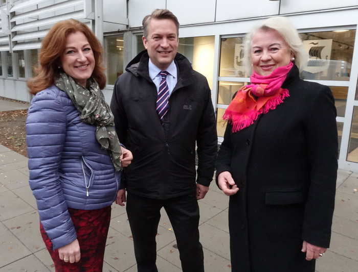 Tre kommunalråd: Amelie Tarschys Ingre (L), Daniel Källenfors (M) och Birgitta Sköld (LP).